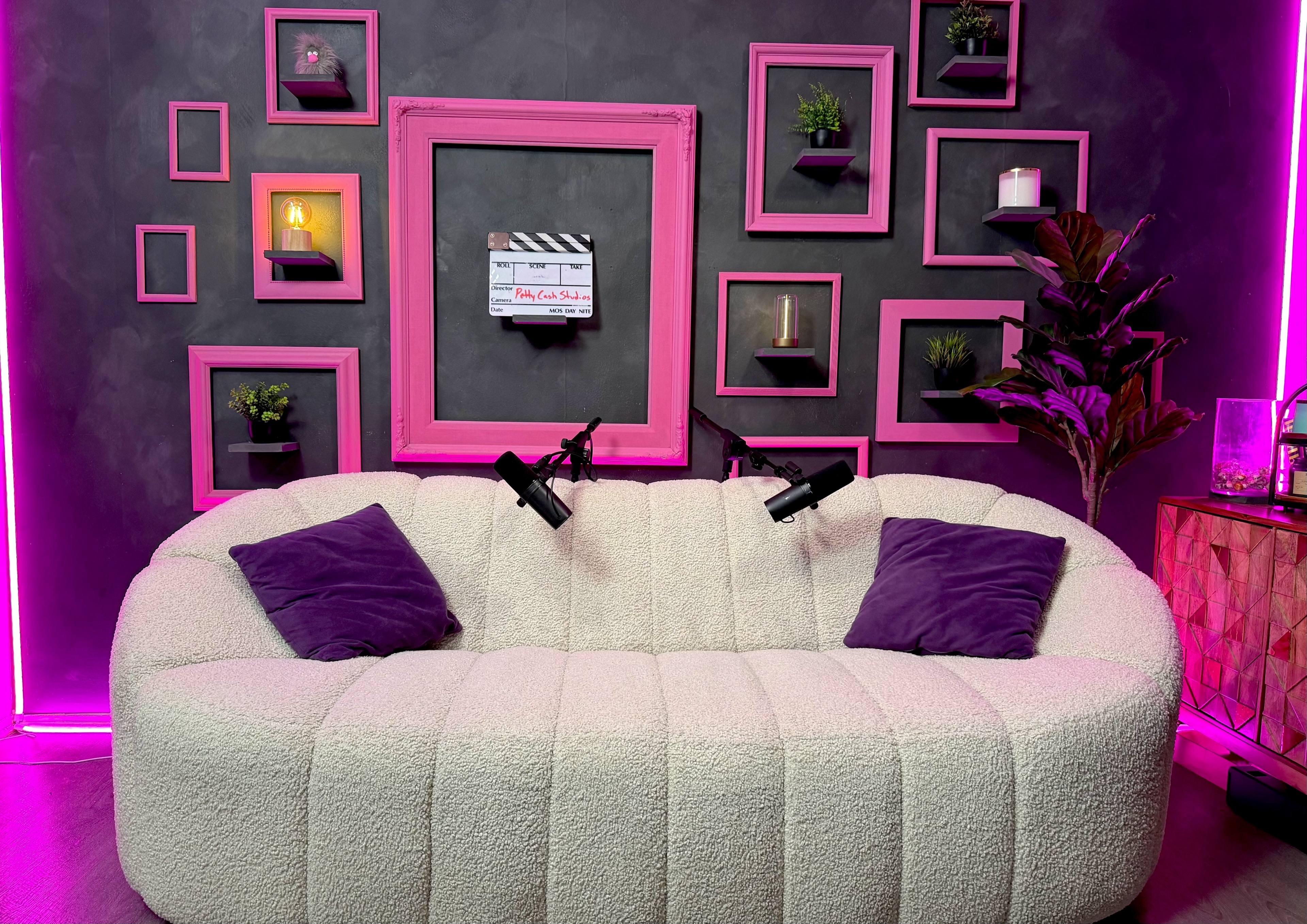 The Pink Frame Room - Hero